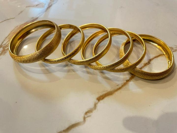 Bangles - AlifdukanAbu Tarab Jewellers types here :)