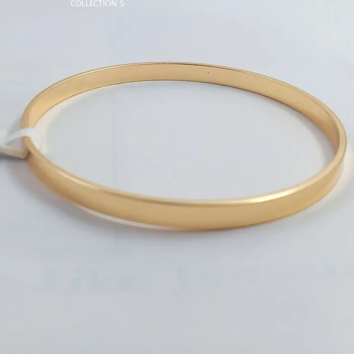 Gold bangle