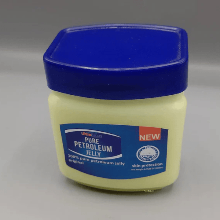 Lucky Petroleum Jelly Regular - AlifdukanAlifdukan types here :)