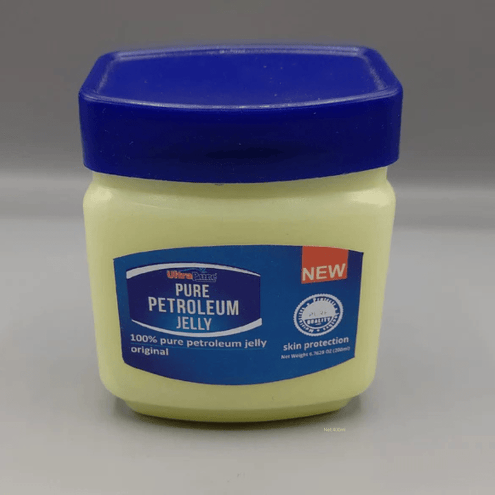 Lucky Petroleum Jelly Regular - AlifdukanAlifdukan types here :)